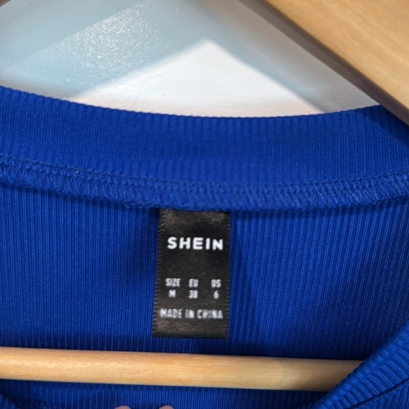 Blue Ruched Crop Top Size Medium - Picture 3 of 4